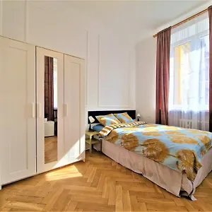 Guest house J&w Swietojanska, Warsaw